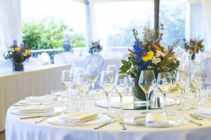 La disposition des tables pour un mariage