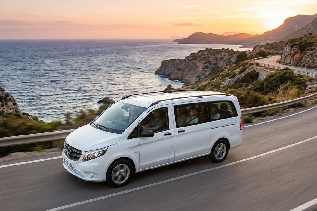 Voyagez en toute liberté et avec un confort absolu en minibus 9 places !