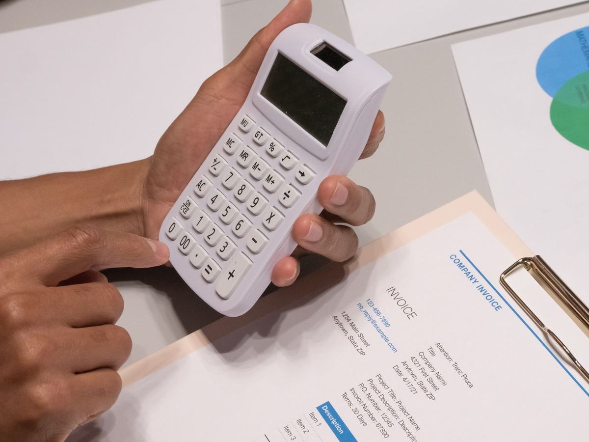 Votre expert-comptable répond trop tard : ce que dit le code